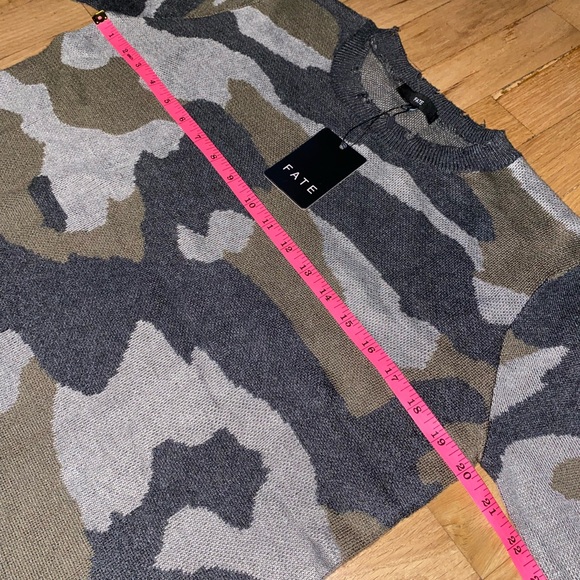 Fate Distressed Camo Crew Neck Sweater - Picture 5 of 9